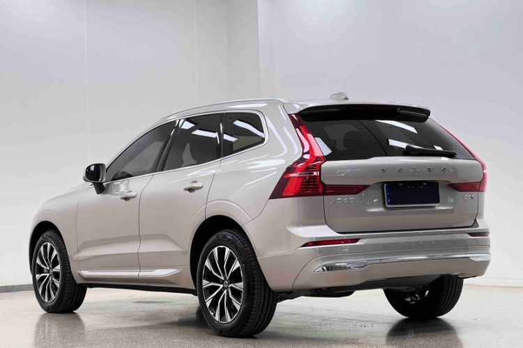 Used Volvo XC60 2023 B5 4x4 Smart Luxury Edition