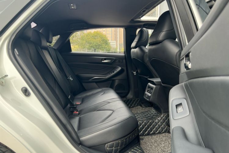 Used Toyota Avalon 2019 Dual-Engine 2.5L Luxury Edition China VI Standard