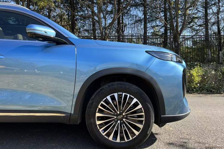 Used Chery Tiggo 8 PLUS C-DM 2025 1.5T 116 km Prestige Version 5 Seats