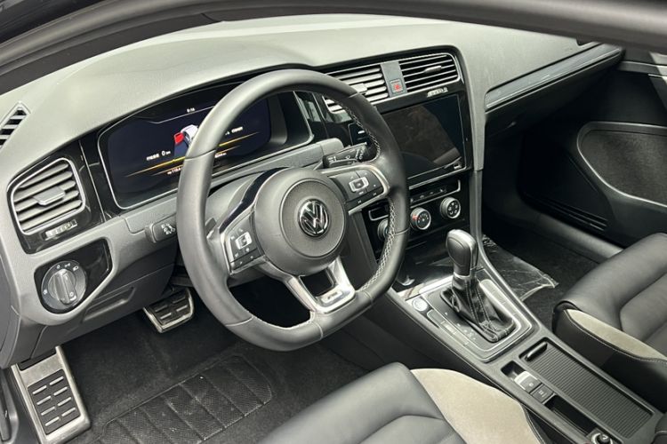 Used Volkswagen Golf 2020 280TSI DSG R-Line Version
