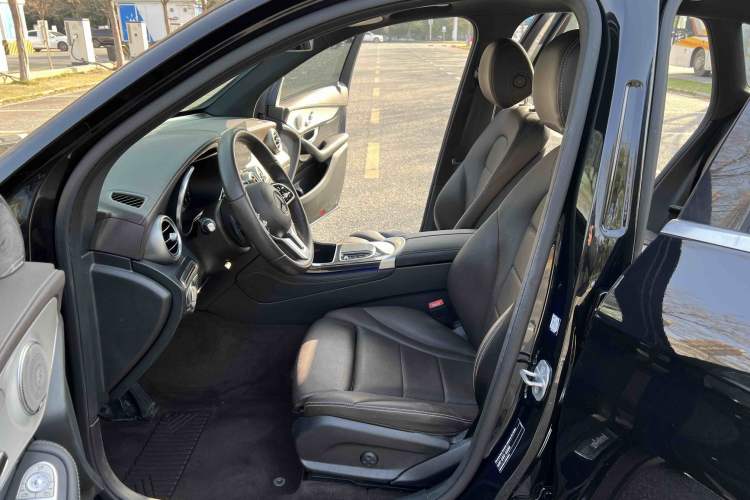 Used Mercedes-Benz GLC 2020 Facelifted GLC 260 L 4MATIC Dynamic Edition
