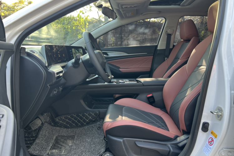 Used Changan Eado 2023 Changan Edition PLUS Blue Whale NE 1.4T GDI DCT Prestige Version
