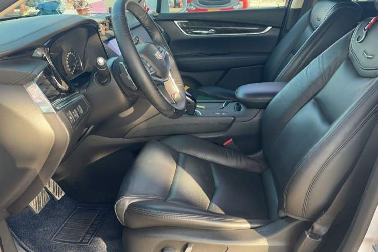 Used Cadillac XT5 2018 25T Luxury Model
