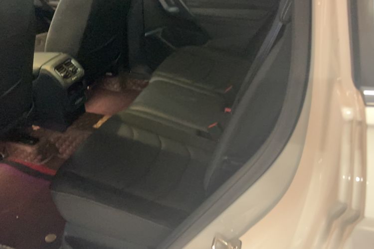 Used Volkswagen Tiguan L 2019 330TSI Automatic Two-Wheel Drive Smart Luxury Version China VI Standard
