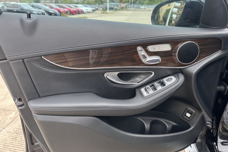 Used Mercedes-Benz GLC 2017 GLC 260 4MATIC Luxury Model
