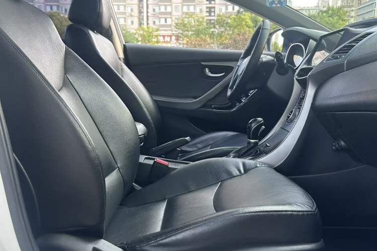 Used Hyundai Elantra 2015 1.6L Automatic Luxury Model
