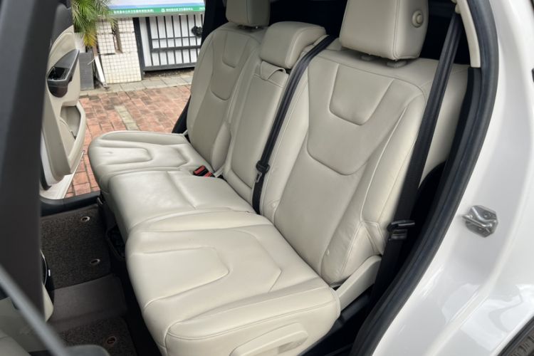 Used Ford Edge 2015 2.0T GTDi Four-Wheel Drive Prestige Model
