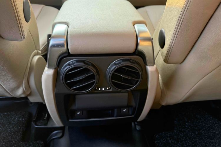 Used Land Rover Discovery 2016 3.0 SC V6 SE
