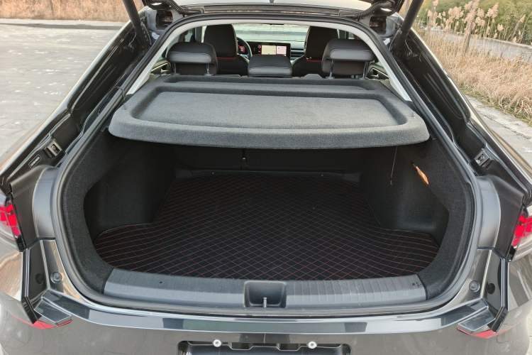 Used Volkswagen Lamando 2023 Lavida L 280TSI DSG Cool & Spicy Edition
