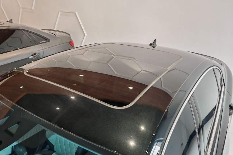 Used Volkswagen Magotan 2025 Revised Version 2 Zhongxiang Edition 330TSI DSG Luxury Trim