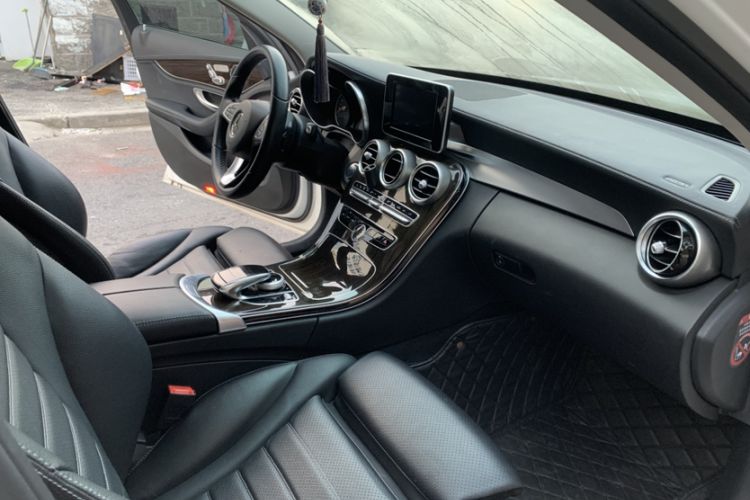 Used Mercedes-Benz C-Class 2017 Facelift C 200 L
