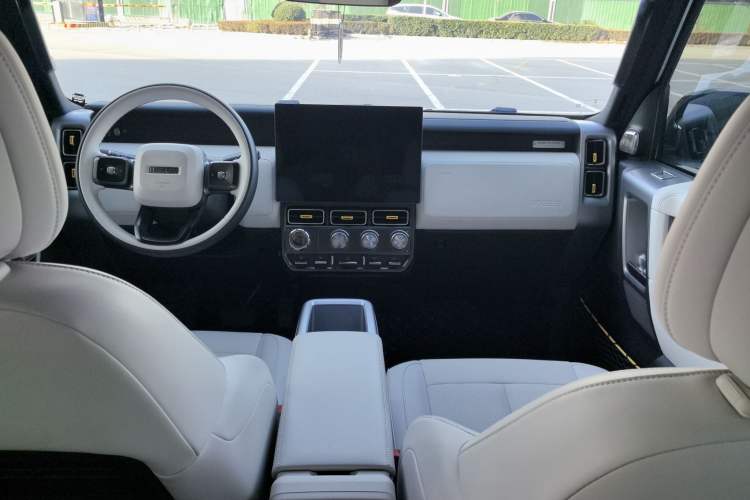 Used  V23 2025 401 Two-Wheel Drive Intelligent Driving Version