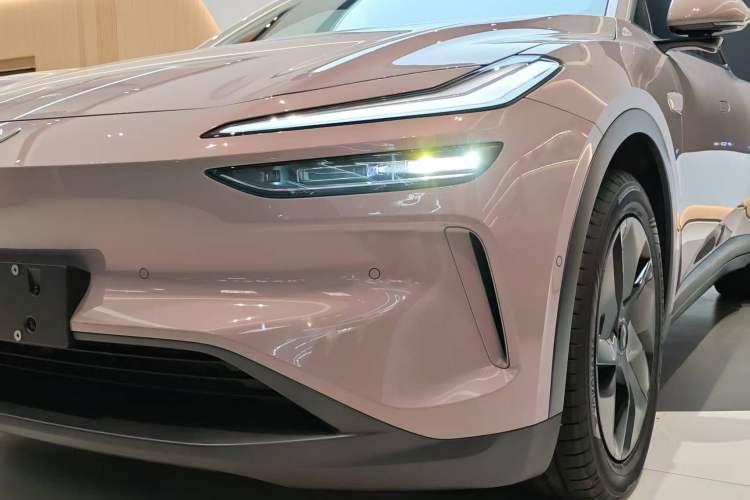 Used ONVO L60 2024 60 kWh All-Wheel Drive
