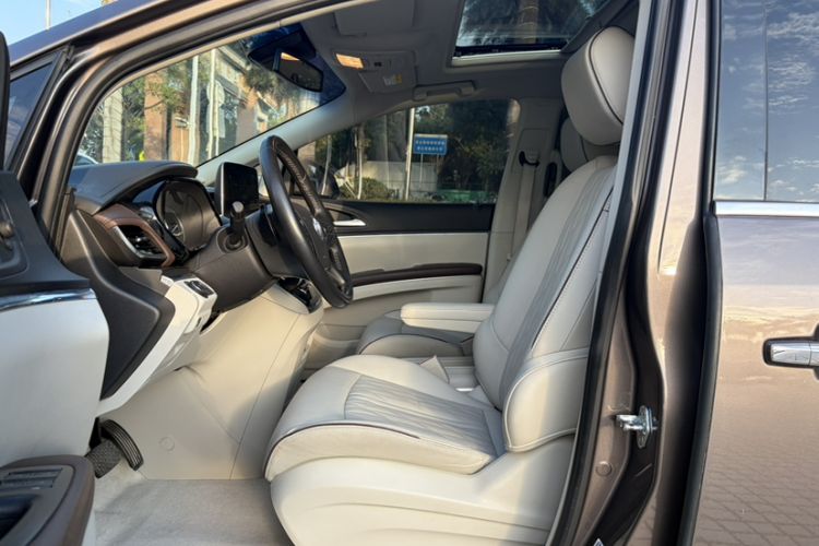 Used Buick GL8 2022 Land Business Class 652T Luxury Model
