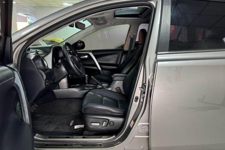 Used Toyota RAV4 2016 2.0L CVT Two-Wheel Drive Smart Edition China V Standard
