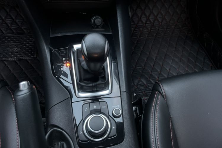 Used Mazda Mazda 3 Axela 2016 Sedan 1.5L Automatic Luxury Model