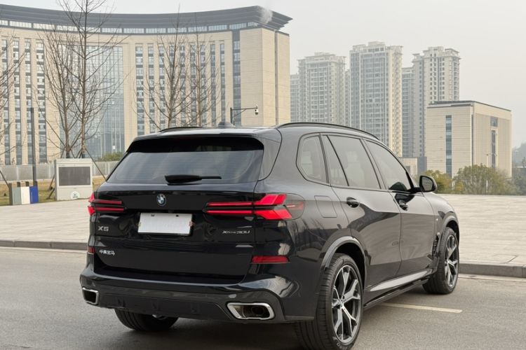 Used BMW X5 2023 xDrive 30Li Luxury M Sport Night Edition Package