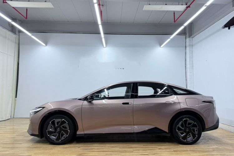 Used Toyota bZ3 2023 616 km Long-Range Premium
