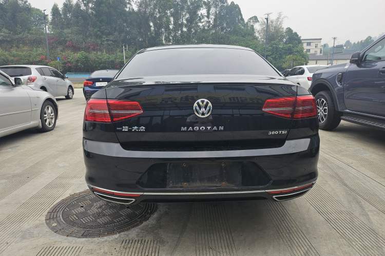 Used Volkswagen Magotan 2018 Facelift 330TSI DSG Luxury Model
