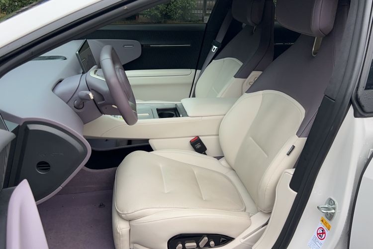 Used  12 2025 Ultra Extended-Range Edition
