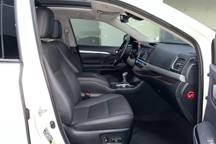 Used Toyota Highlander 2018 2.0T Four-Wheel Drive Prestige Version 7 Seats China V Emission Standard
