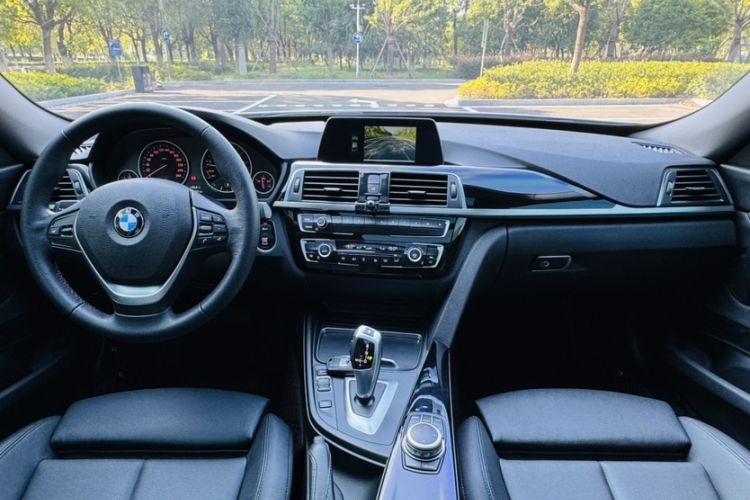 Used BMW 3 Series GT 2019 320i Sport Edition
