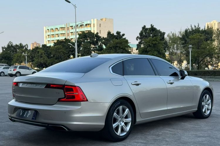Used Volvo S90 2018 T4 Zhiyi Edition