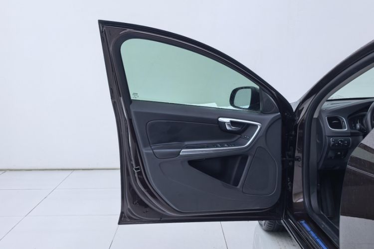 Used Volvo S60 2018 S60L T4 Smart & Ambitious Edition
