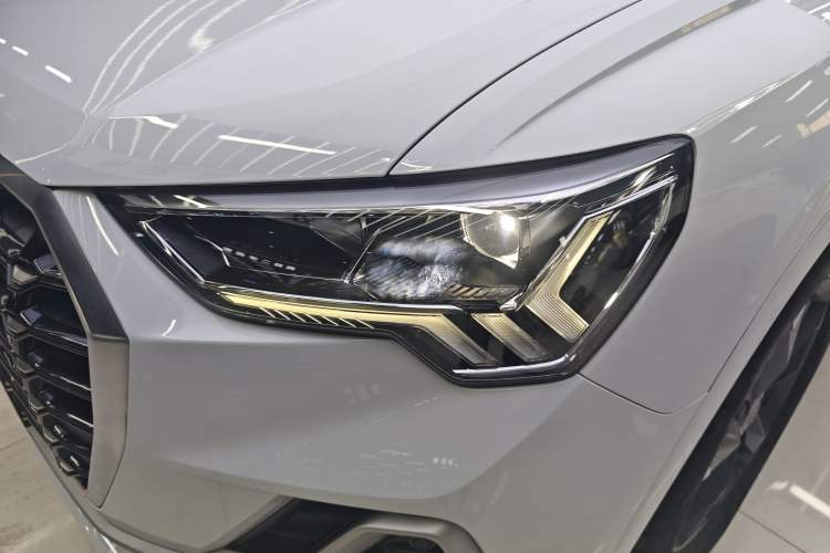 Used Audi Q3 2019 40 TFSI Fashion Dynamic Model
