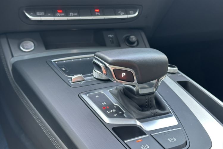 Used Audi Q5L 2020 Updated 40 TFSI Prestige Fashion Edition
