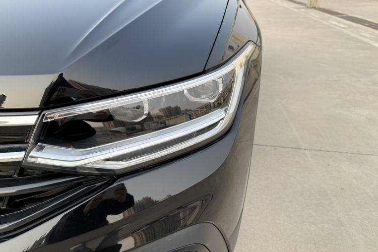 Used Volkswagen Tiguan L 2024 Outstanding Model 300TSI Automatic Two-Wheel Drive Longteng Edition
