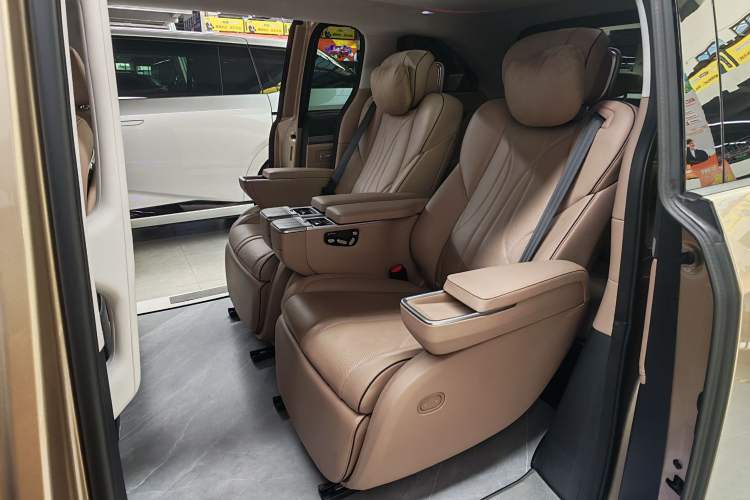 Used XPeng X9 2024 702 Ultra-Long Range Pro
