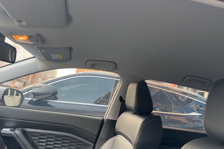 Used Wuling Xingyun 2023 2.0L DHT Standard Edition