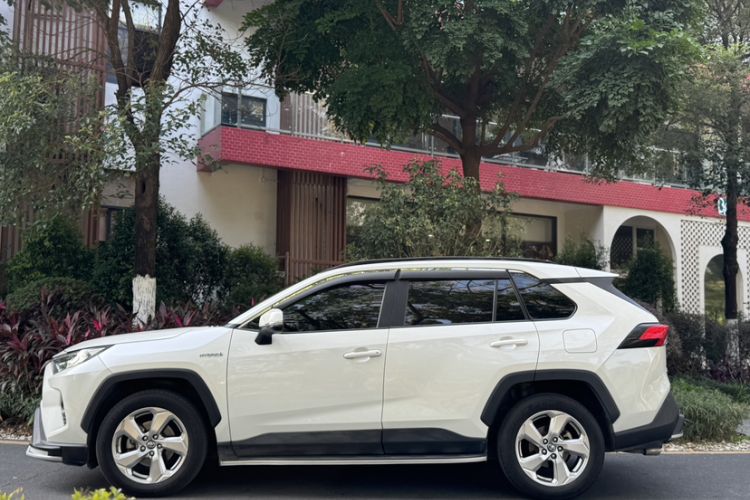 Used Toyota RAV4 2020 Dual-Engine 2.5L E-CVT Two-Wheel Drive Elite Edition
