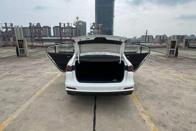 Used Roewe i5 2023 1.5L CVT Luxury Edition
