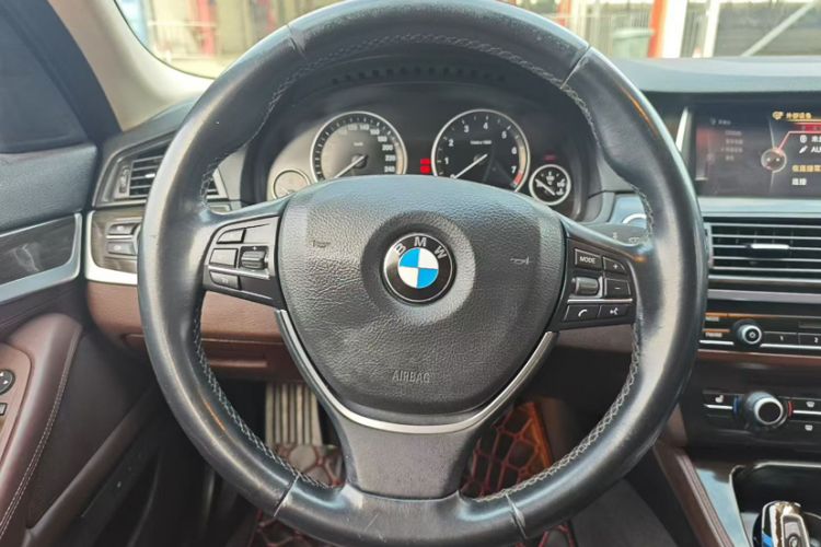 Used BMW 5 Series 2014 525Li Luxury Design Package
