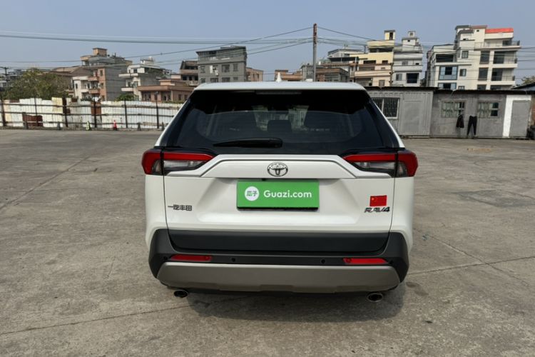 Used Toyota RAV4 2023 2.0L CVT Two-Wheel Drive Fashion Edition
