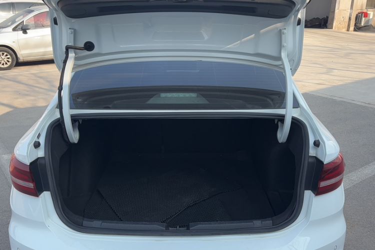 Used Volkswagen Lavida 2023 1.5L Automatic De Yi Edition