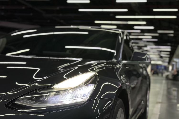 Used Tesla Model 3 2019 Long-Range All-Wheel-Drive Version
