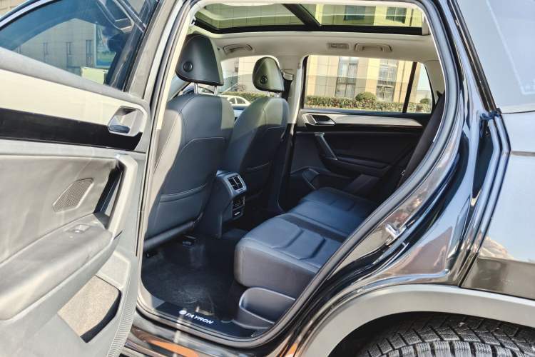 Used Volkswagen Tayron 2020 330TSI Two-Wheel Drive Luxury Smart Connectivity Version
