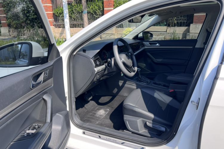 Used Volkswagen Lavida 2021 1.5L Automatic Comfort Edition
