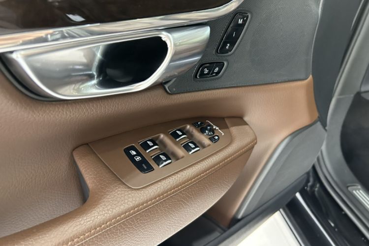 Used Volvo S90 2018 T4 Zhiyuan Edition
