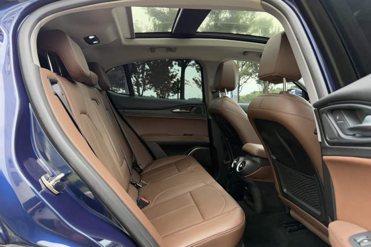 Used Alfa Romeo Stelvio 2017 2.0T 200HP Luxury Edition
