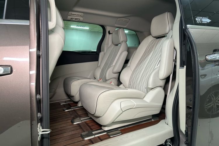 Used Buick GL8 2021 Land Cruiser Executive Class 652T Luxury Model
