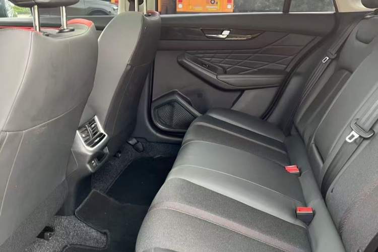 Used Dongfeng Aeolus Yixuan MAX 2023 1.5T Super-Powered Dad Edition
