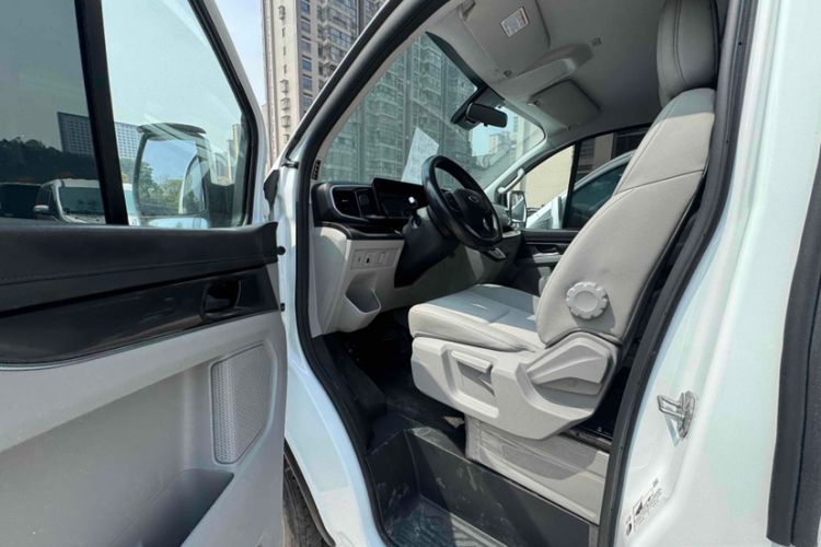 Used Ford Transit 2023 2.0T Diesel Automatic Commercial & Travel Version Mid-axle Low-roof Design 7/8/9-Seater
