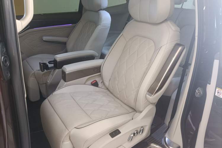 Used Volkswagen Viloran 2022 380TSI Prestige Edition
