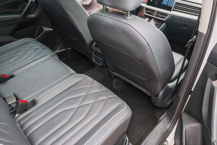 Used Volkswagen Tiguan L 2024 300TSI Automatic Two-Wheel Drive Smart Edition
