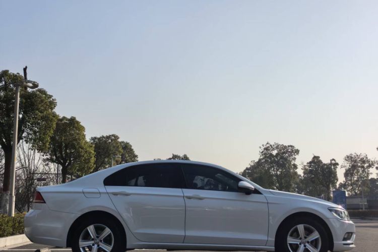 Used Volkswagen Lamando 2017 230TSI DSG Fashion Edition
