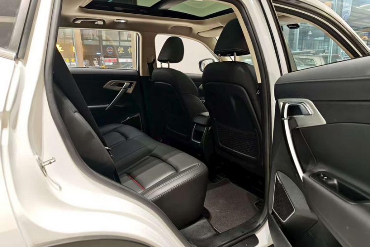 Used Geely Auto Emgrand X7 Sport 2018 1.8TD Manual Two-Wheel Drive Zhiya Model
